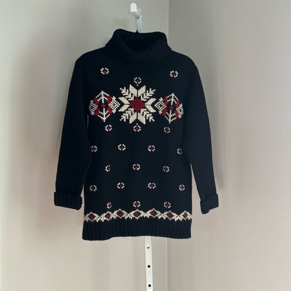 Vintage Jones New York Sport Black Turtleneck Sweater with Snowflake Size Small